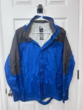 The North Face Youth Hyvent waterproof rain shell Jacket size XL